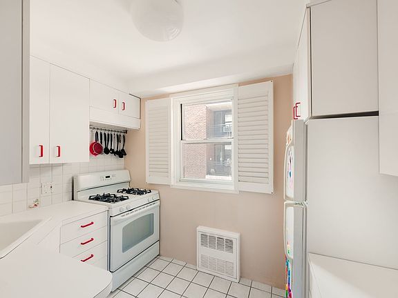 4th image of 35-50 85th St APT 8D