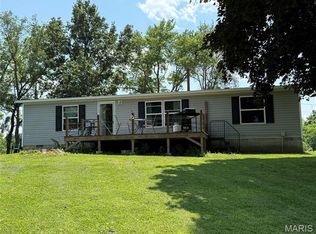 2505 Angelia St, Hillsboro, IL 62049