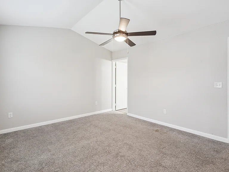 Maple Grove Villas — Photo 14