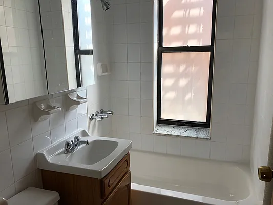 Rented by GreenVill Real Estate LLC | media 26