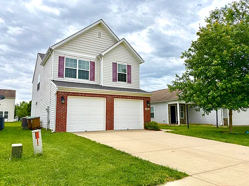 2467 Middle View Dr Photo 1