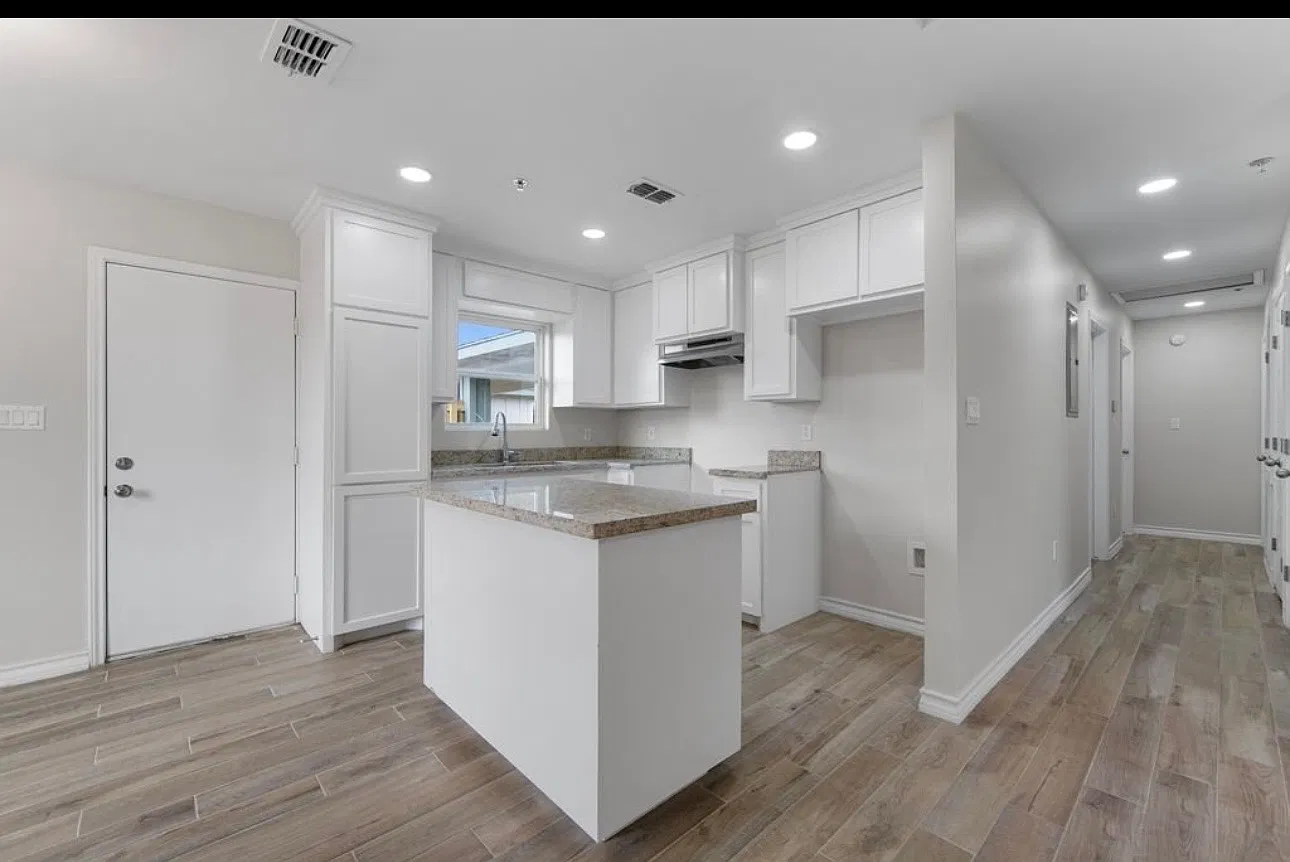 3 bed, 1038 sqft, $1,400 — Photo 3