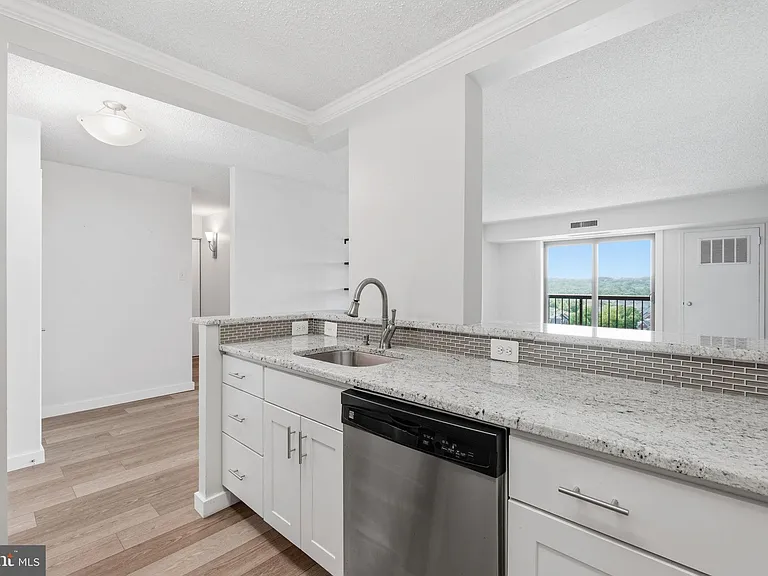 200 N Pickett St #1414 — Photo 2