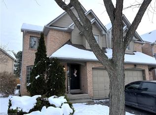 320 Hamilton Dr #10, Hamilton, ON L9G 4W6