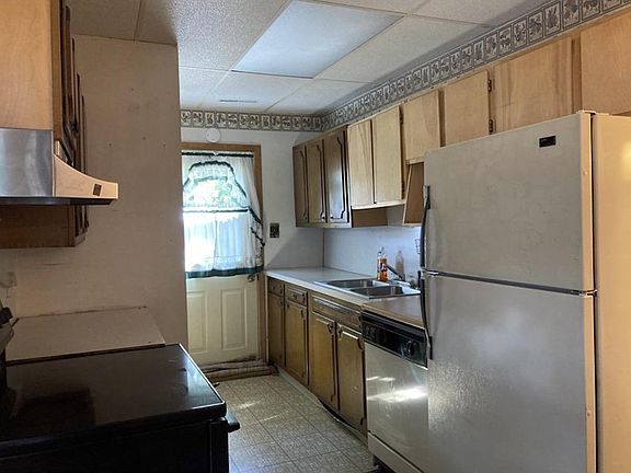 4th image of 54293 Southwood Dr