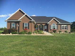 702 E 2700 North Rd, Moweaqua, IL 62550