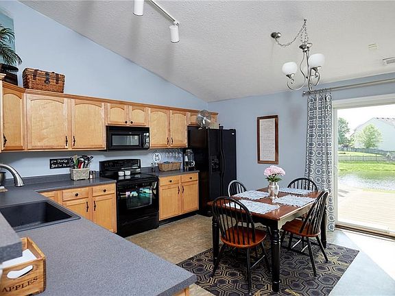 5th image of 2160 Silver Rose Dr