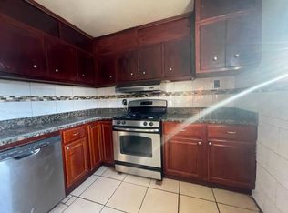 2875 Stamford St, Philadelphia, PA 19152