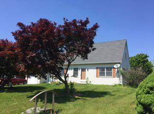7028 Hokes Rd, Glen Rock, PA 17327