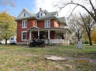 302 N 9th St, Fredonia, KS 66736
