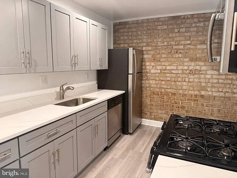 3330 Huntley Square Dr #T1 — Photo 3
