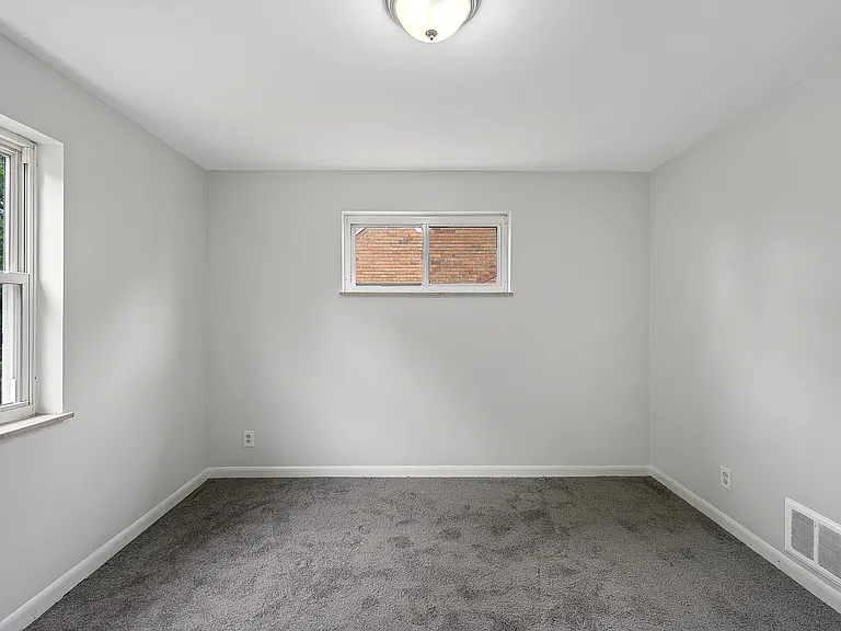 1723 Tuxworth Ave — Photo 12