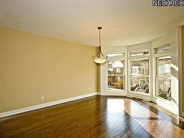 5th image of 111 Vine St