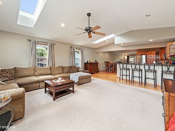 5th image of 7819 Chestnut Ave