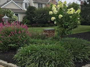 4 Daniel Way, Setauket, NY 11733