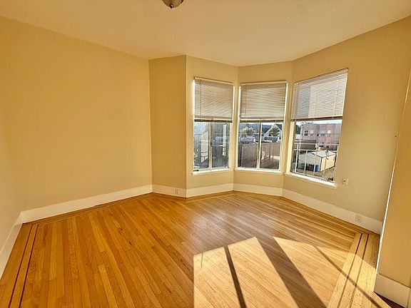 3rd image of 53 Leese St