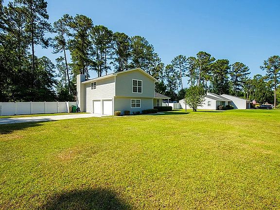 3rd image of 2013 Pinecliff Dr #2013