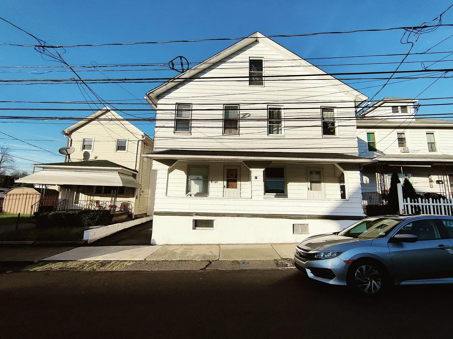 Charming 3BR in Exeter — Photo 1