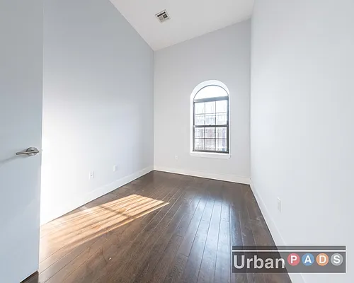 Rented by Urban Pads | media 10