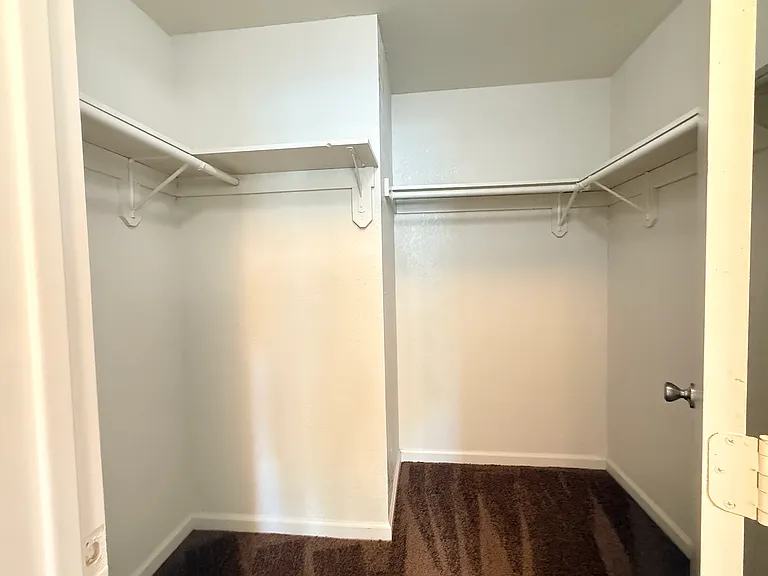 223 E Robinson Ave — Photo 16