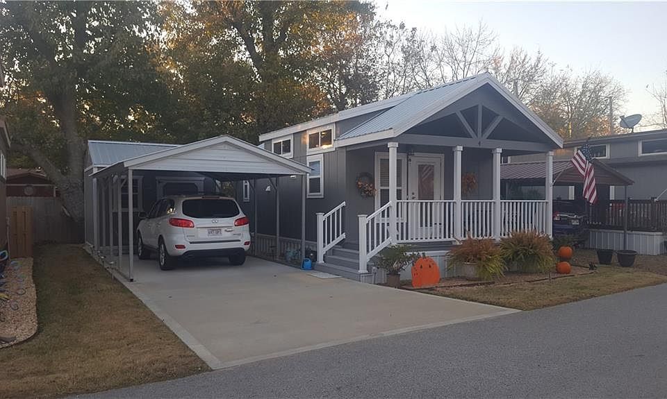 1st image of 1014 W Olive St Lot 4