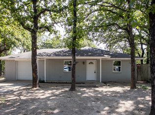 840 Red Oak Ct, Azle, TX 76020