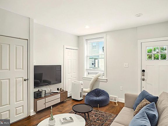 5th image of 2621 Salmon St