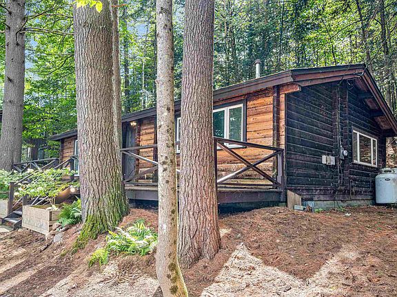 3rd image of 17 Middle Pines Road