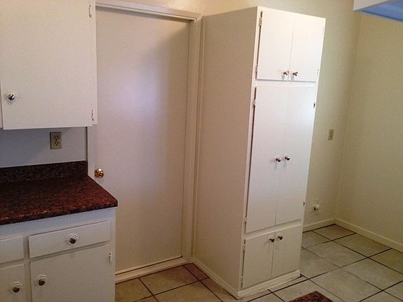 3rd image of 8869 Garfield Cir