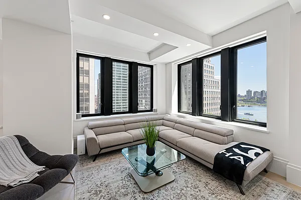 Rented by SERHANT. | media 12