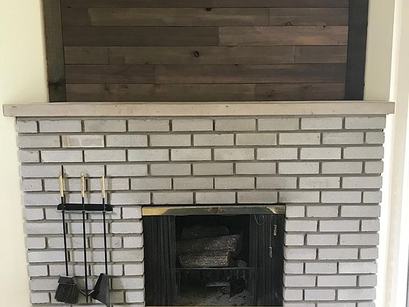 3rd image of 193 Summit View Ct