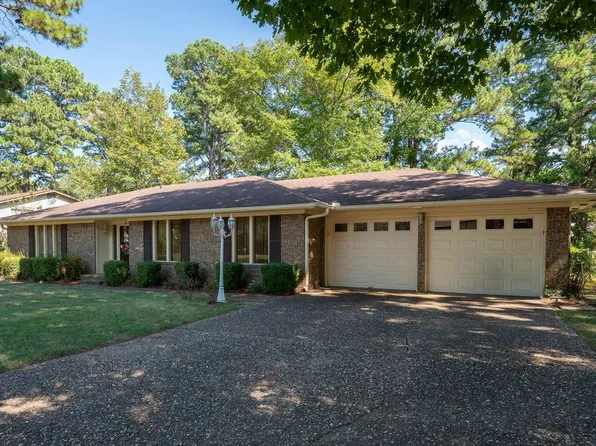 6 Club Rd, Jacksonville, AR 72076