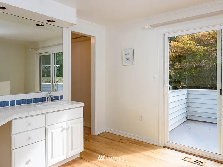 13807 NE 76th St — Photo 18