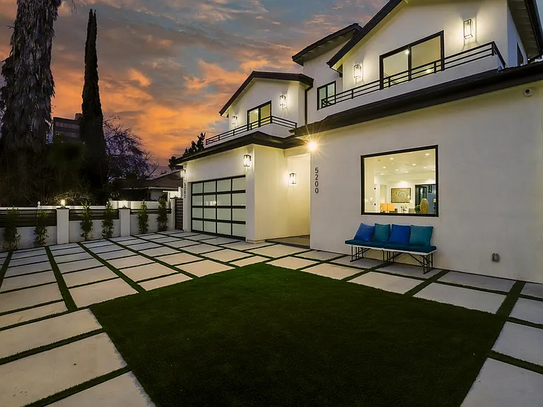 5202 Avenida Oriente — Photo 3