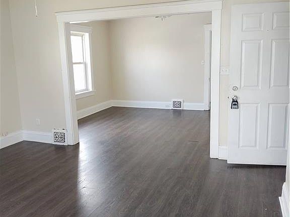 4th image of 2701 Seymour Ave