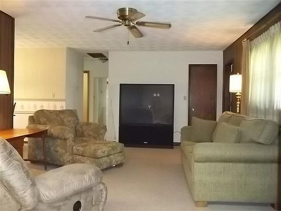 3rd image of 12881 W Arrowhead Dr