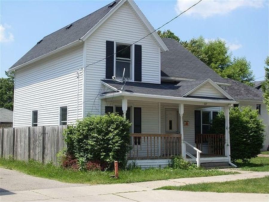 1st image of 427 Fremont Ave NW