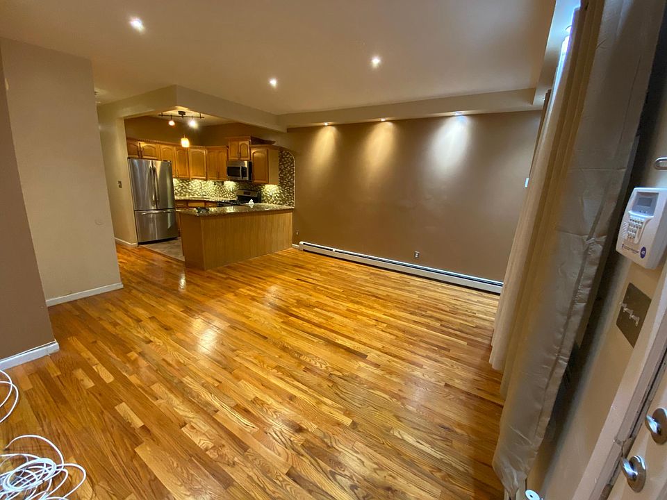 1st image of 23042 144th Ave APT 1