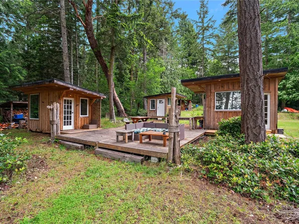 125 Mapleleaf Ln, Sidney Island, ON L1L 1L1