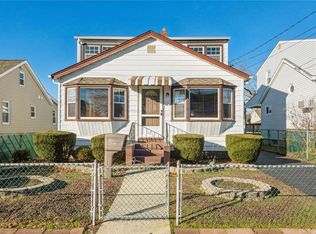 14 Frank Ave, Bellmore, NY 11710