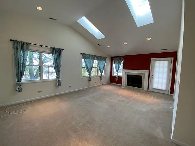 3 bed, 1800 sqft, $2,900 — Photo 2