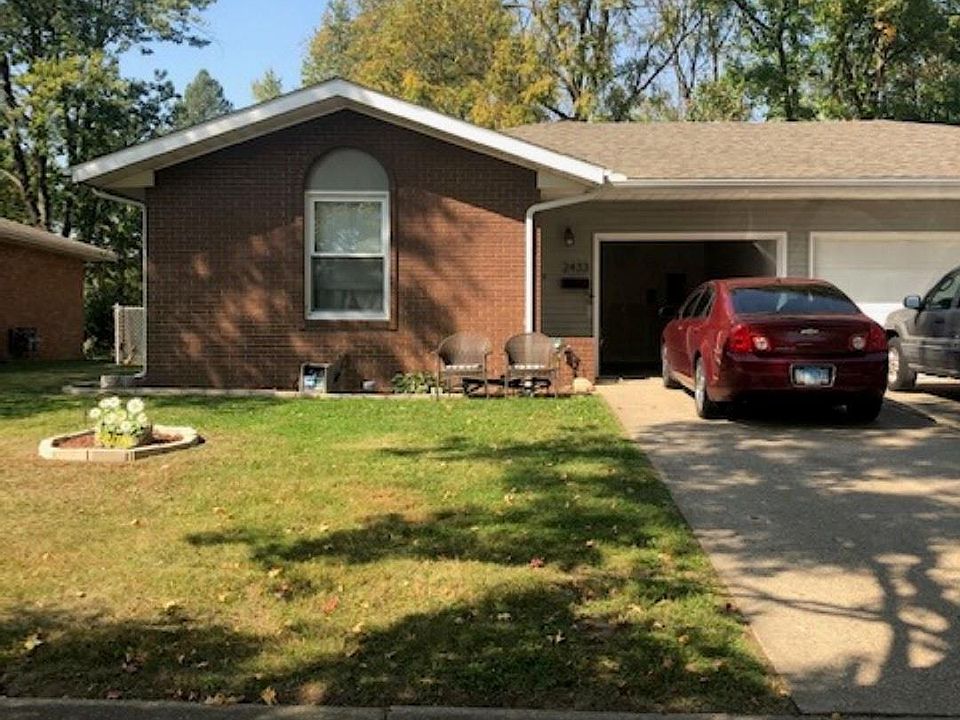 2nd image of 2433-2435 Delaware Dr