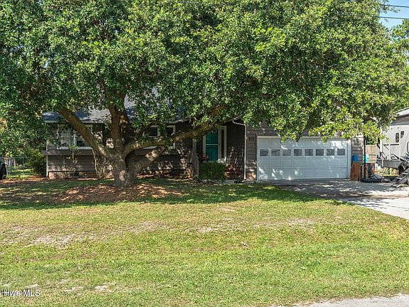 4th image of 451 N Crestwood Drive
