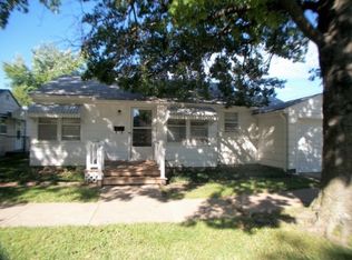 107 N Cedar St, Hillsboro, KS 67063