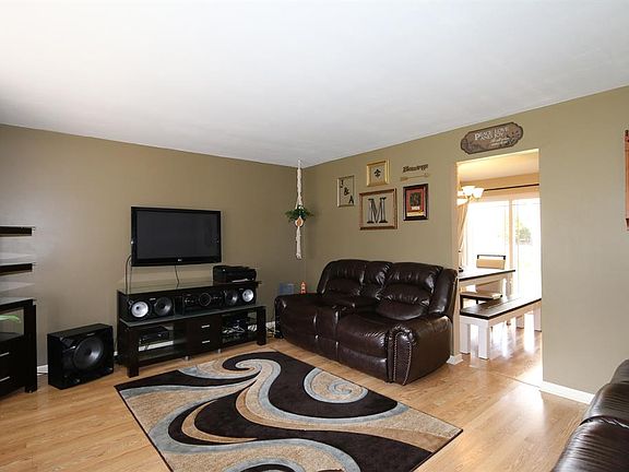 4th image of 301 Zimmer Dr