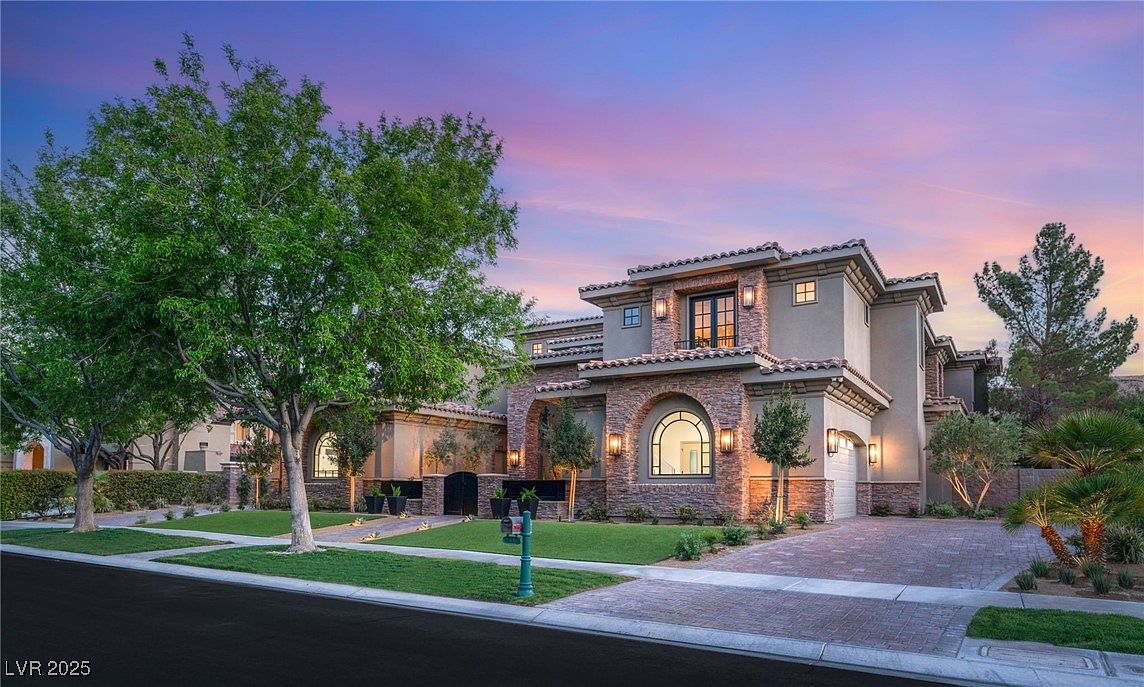 15 Vintage Canyon St