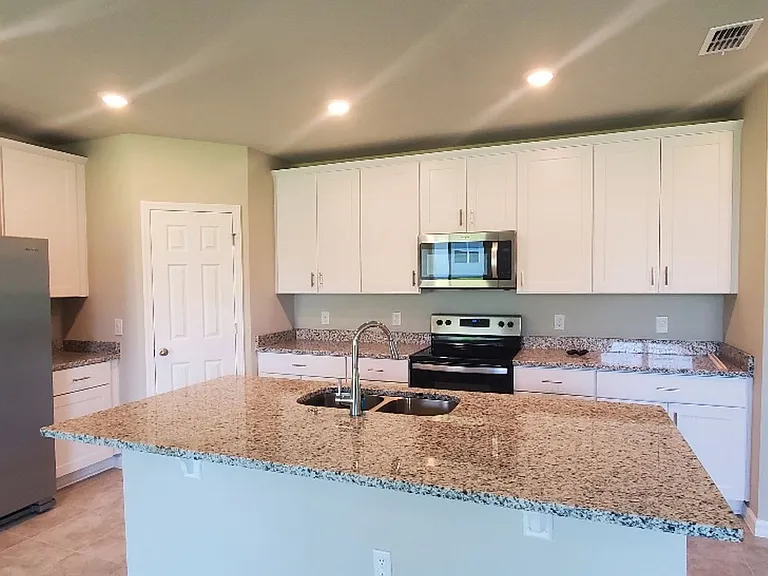 877 Cambridge Dr — Photo 9
