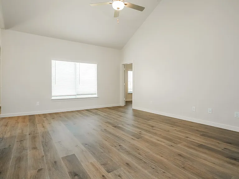 1536 Harvester Dr — Photo 4