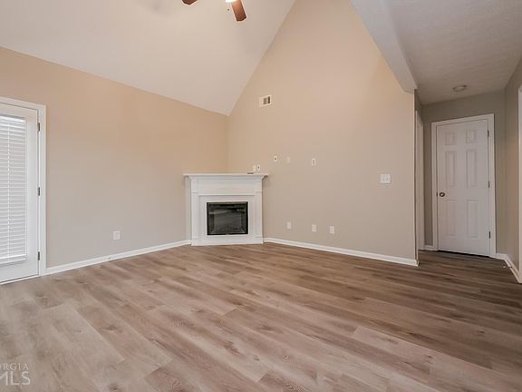 4th image of 1777 Bennett Dr