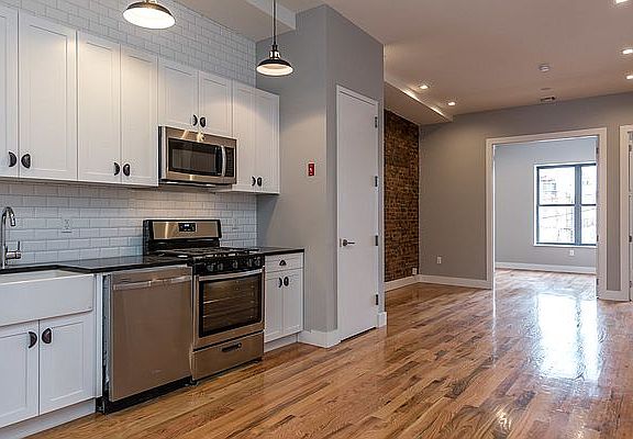 3rd image of 465 Rogers Ave #3